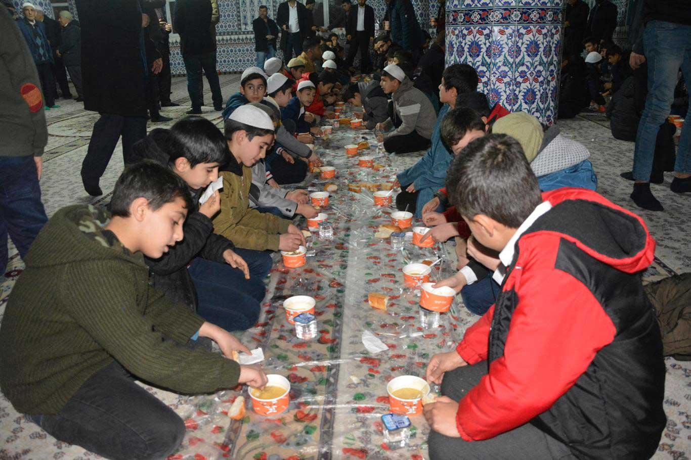 Kozluk'ta sabah namazı buluşmasına yoğun ilgi